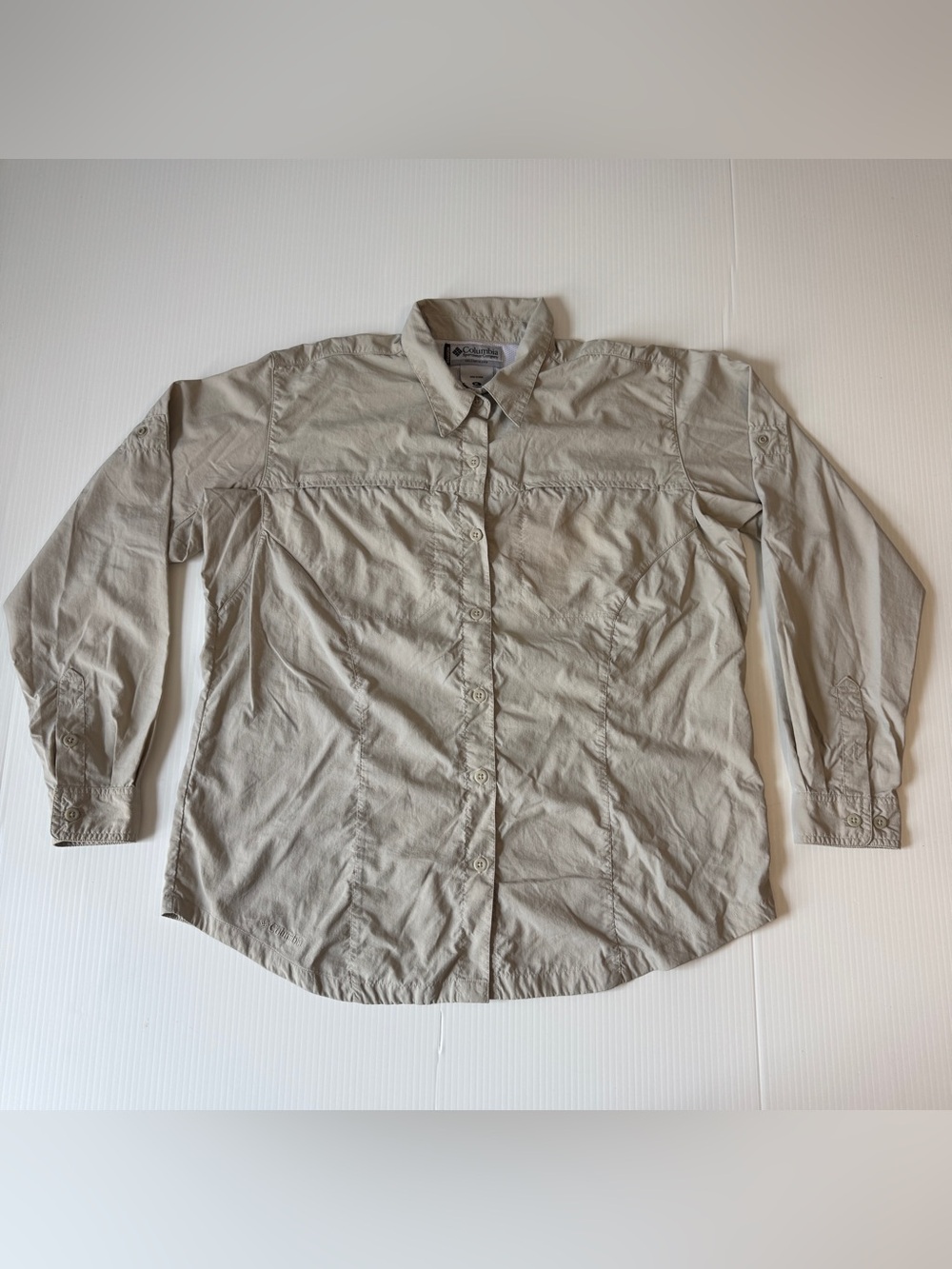 Columbia Titanium Women’s XL Omni-Shade Beige Hiking Fishing Safari Shirt UPF
